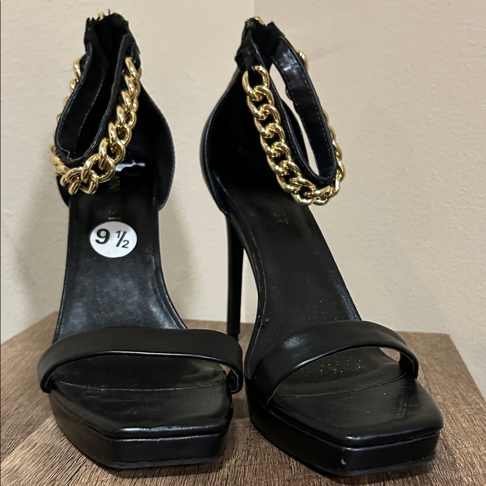 Nine West Black Heels with Gold Chain Detail